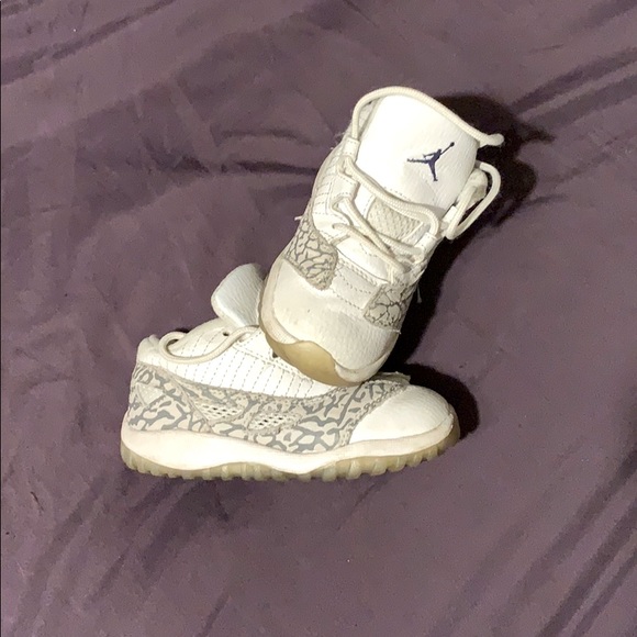 Shoes - Picture 2 of 2